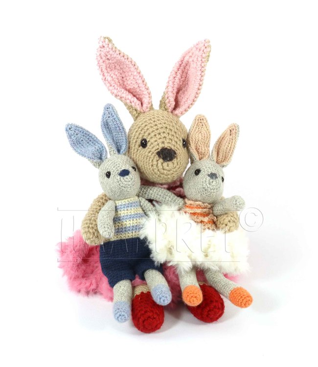 Haakpret Familie Konijn met deelbaar ei - Dutch crochet description A5