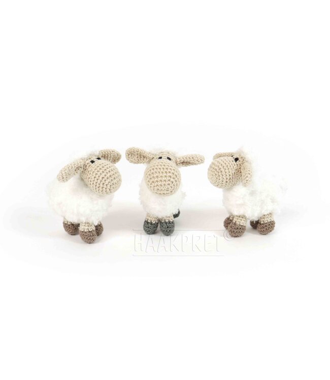 Haakpret Mini mensjes Herder met schaapjes -  A5 werkbeschrijving - Anja Toonen