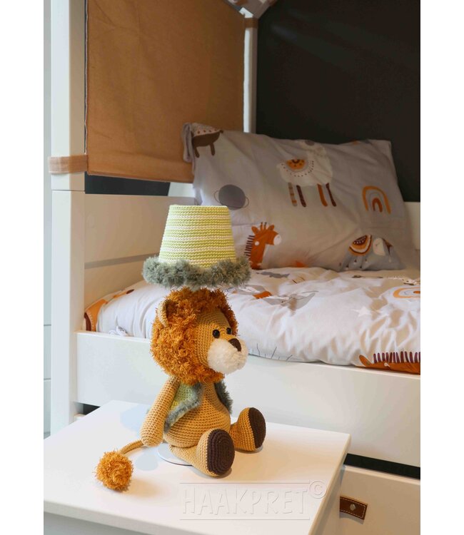 Haakpret Lion table lamp -  Design A5 (Dutch)   - Anja Toonen