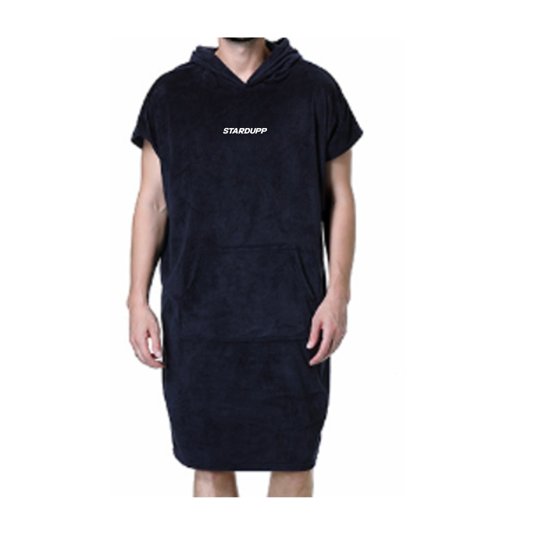 Microvezel omkleed handdoek op het strand, sneldrogend en compact, surfponcho voor