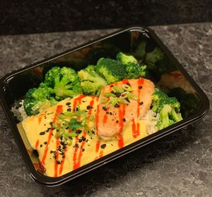 Kipfilet met rijst en curry