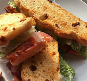 Zongedroogde Tomatenbrood