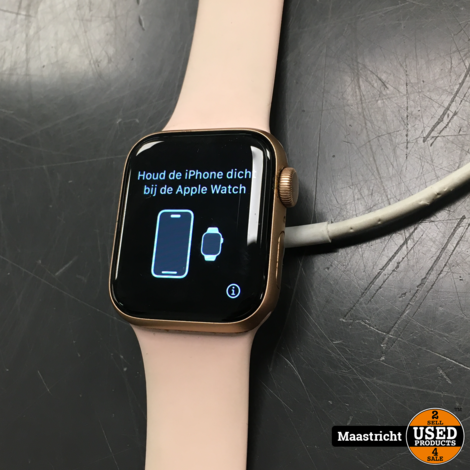 Apple Watch SE 40mm (2022) met lader