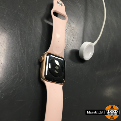 Apple Watch SE 40mm (2022) met lader