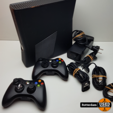 Xbox 360 console 4GB opslag, incl. 2 controllers - Met Garantie