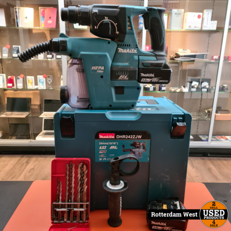 Makita DHR242 + DX06 + 2 Accus en Boorset