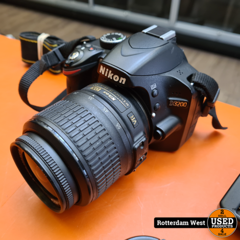 Nikon D3200 - Nikon DX VR 18-55mm Lens - Free Shipping