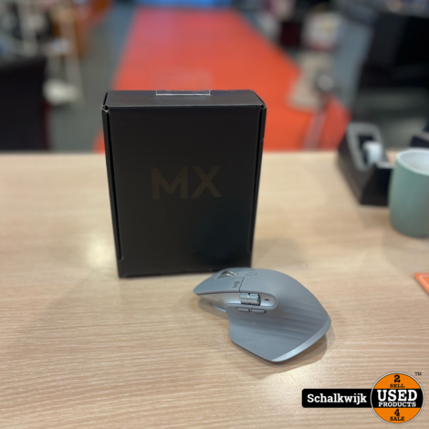 Logitech MX Master 3 Draadloze Muis met Bluetooth en USB ontvanger in doos.