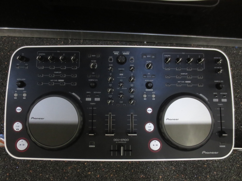 Pioneer DDJ-Ergo-V DJ-Controller - Used Products Spijkenisse