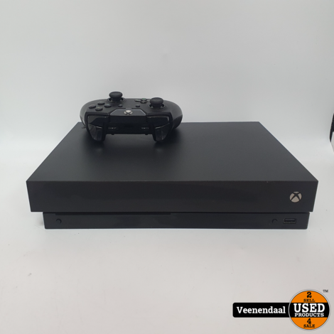 Xbox One X 1TB Black incl. Razer Wolverine Controller in Zeer Nette Staat