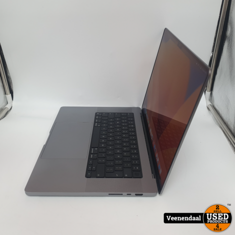 Macbook M1 Pro (2021) 16 Inch - Apple M1 Pro 32GB RAM 512GB SSD Laadcycli: 202