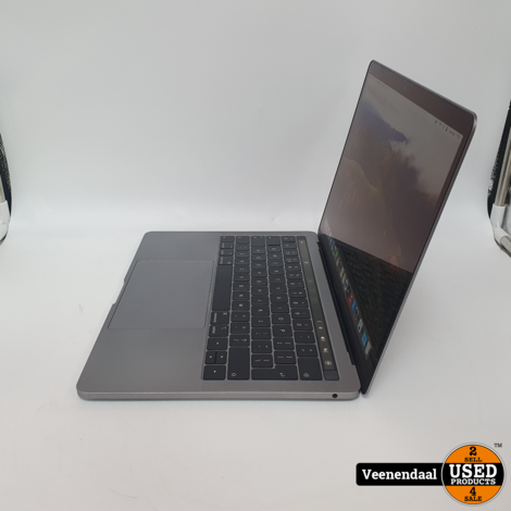 Macbook Pro 2019 13 Inch - Intel Core i5 8GB RAM 256GB SSD Laadcycli: 329