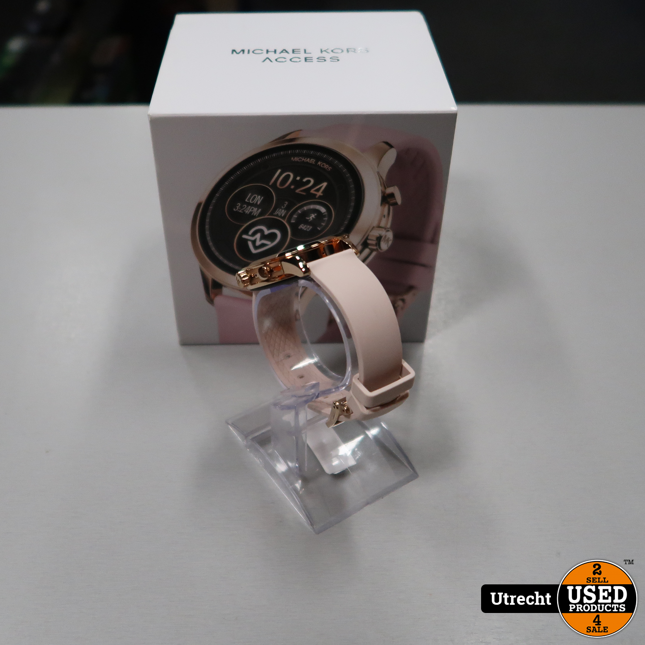 kors runway smartwatch