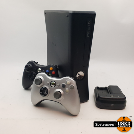 Xbox 360 slim 250gb met 2 controllers en accu's