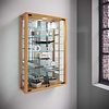 ebuy24 VitrosaMini vitrinekast wandmontage met spiegel 2 glazen deuren Incl. LED-verlichting beuken decor.