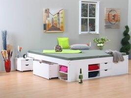 Wit tweepersoonsbed met royale bergruimte 140 x 200