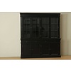 Amaretta vitrinekast 4 deuren, zwart antiek gepatineerd. Breedte 186 cm, hoogte 200 cm