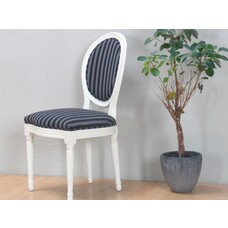 Rokoko/Amaretta eetkamerstoel, in antiek wit met zwart gestreepte stof.