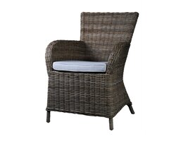 Rook fauteuil in grijs rotan.