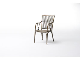 Duke fauteuil in bruin rotan.