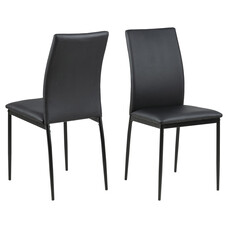 Des eetkamerstoel zwart.