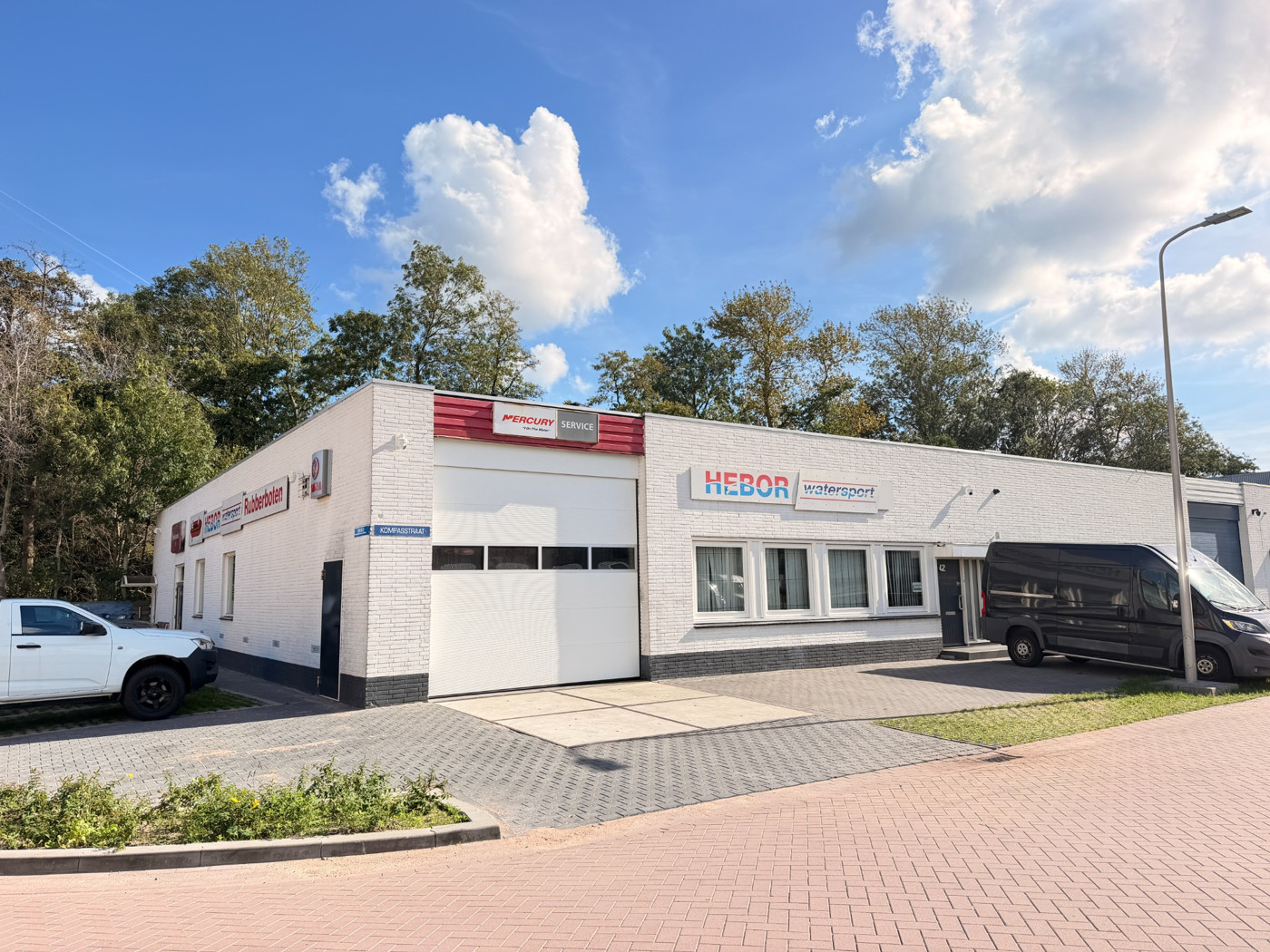 Showroom en werkplaats van Hebor Watersport in Capelle aan den IJssel
