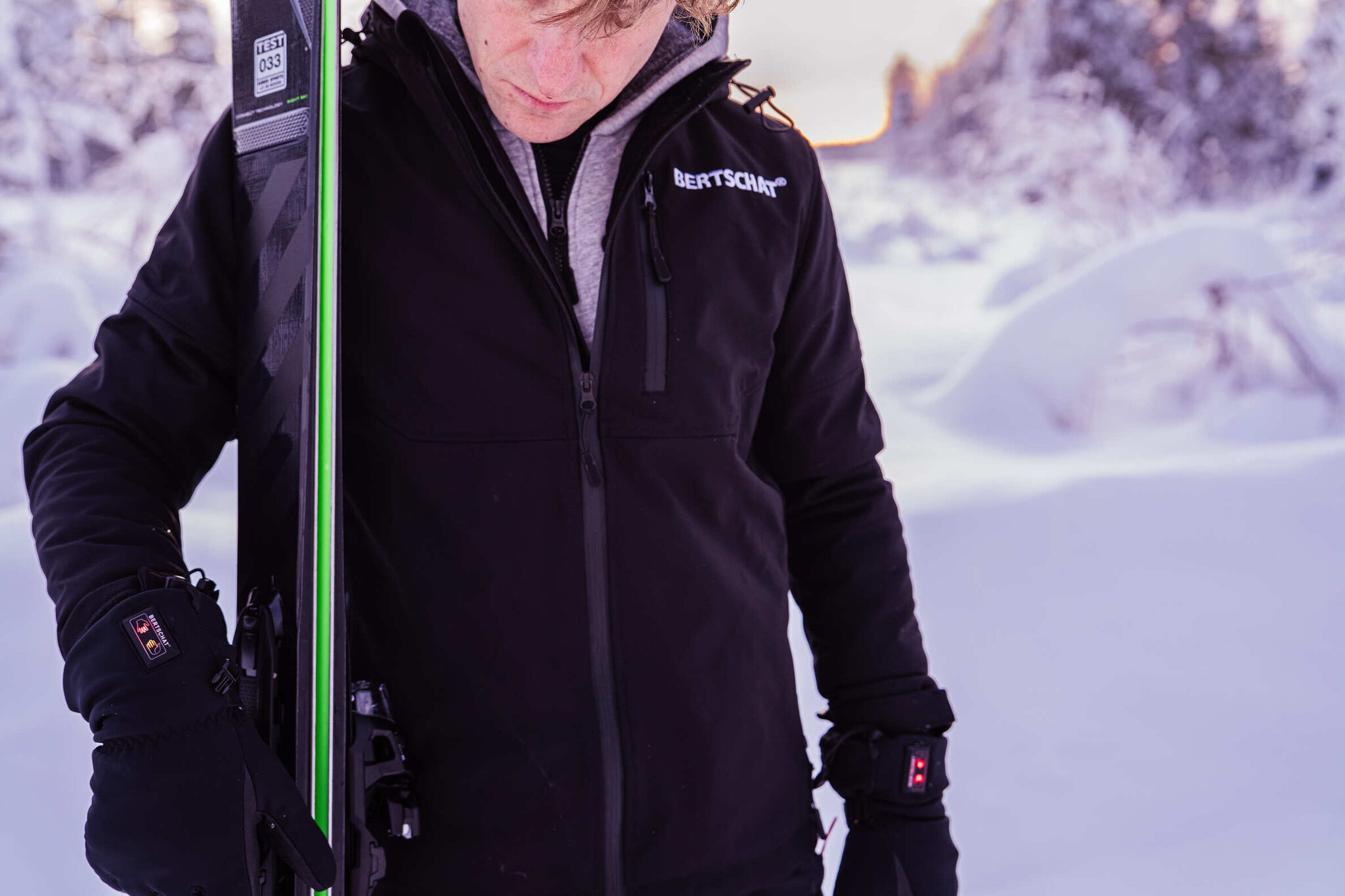 Hoe blijft u warm in (extreme) kou? Zo voorkomt u koude handen en voeten