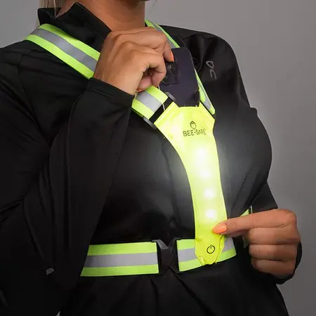 Bee Safe BEE SAFE Led Hardloopvest USB-C Lime met telefoonvak | Reflectievest