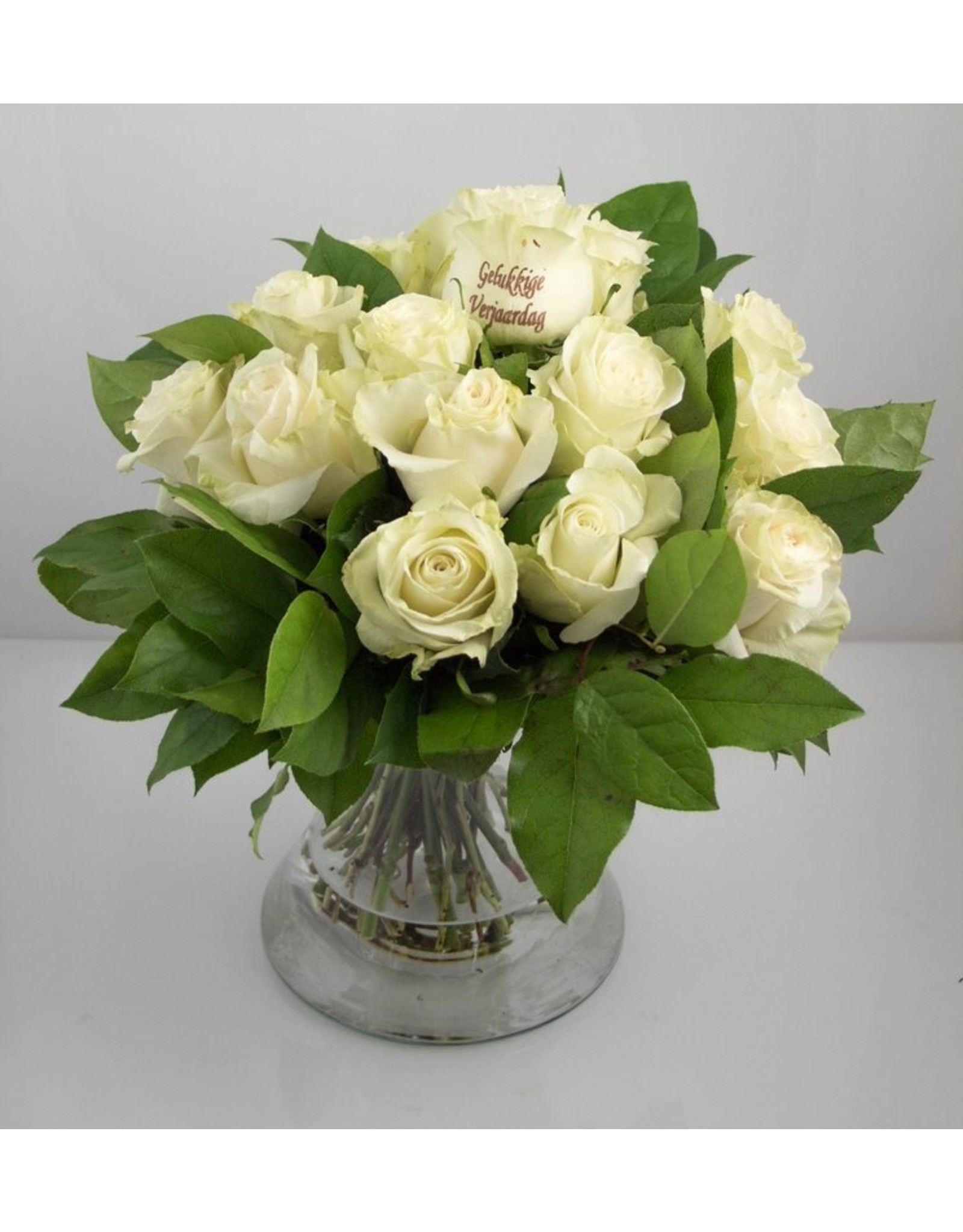 Magic Flowers Boeket 15 rozen - Wit - Gelukkige Verjaardag