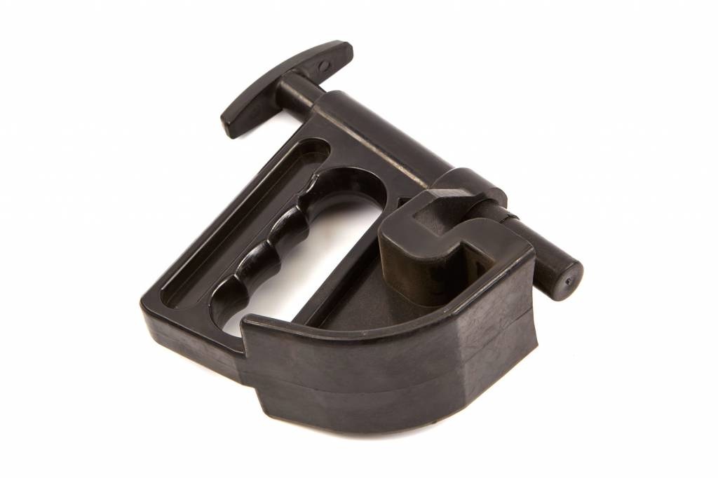 Mounting clamp tire device