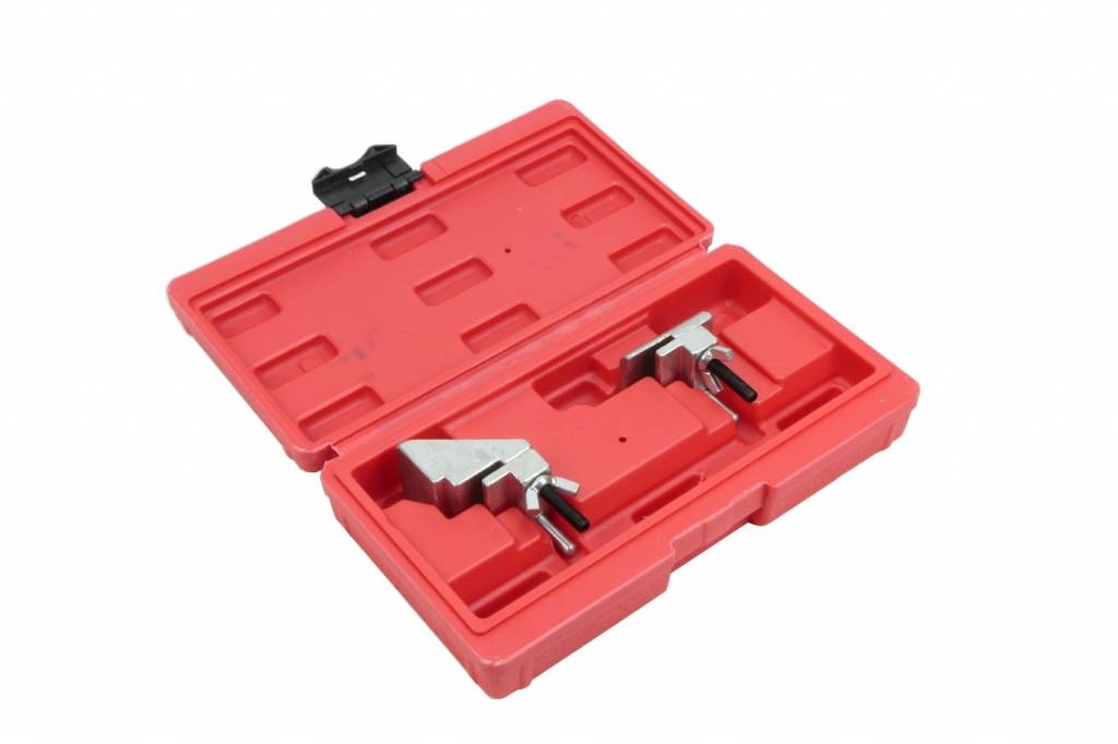 Mounting aid for elastic belts