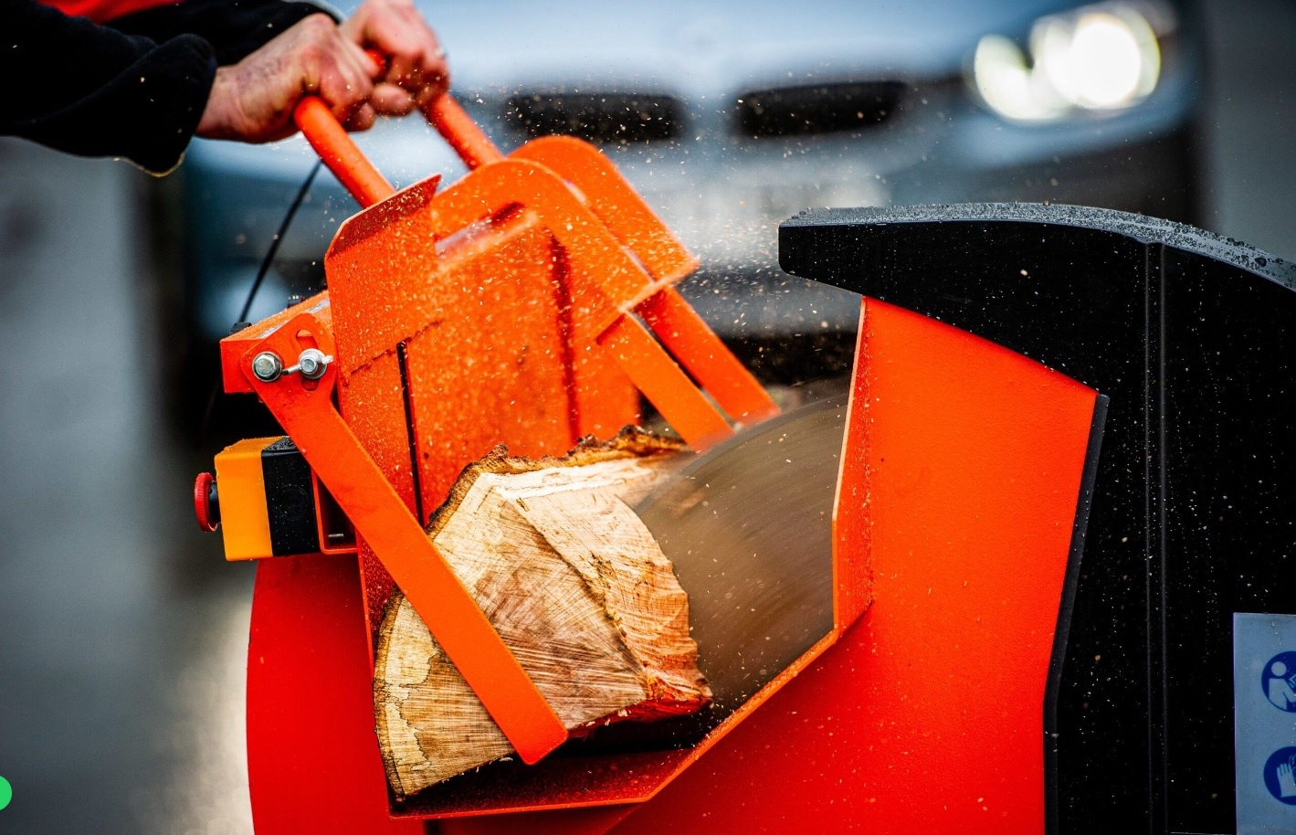 TM Profi Mobiele Benzine 15 PK - 420CC Wipzaag , Log Cutter , Brandhoutzaag met 270/1150 mm Zaagcapaciteit