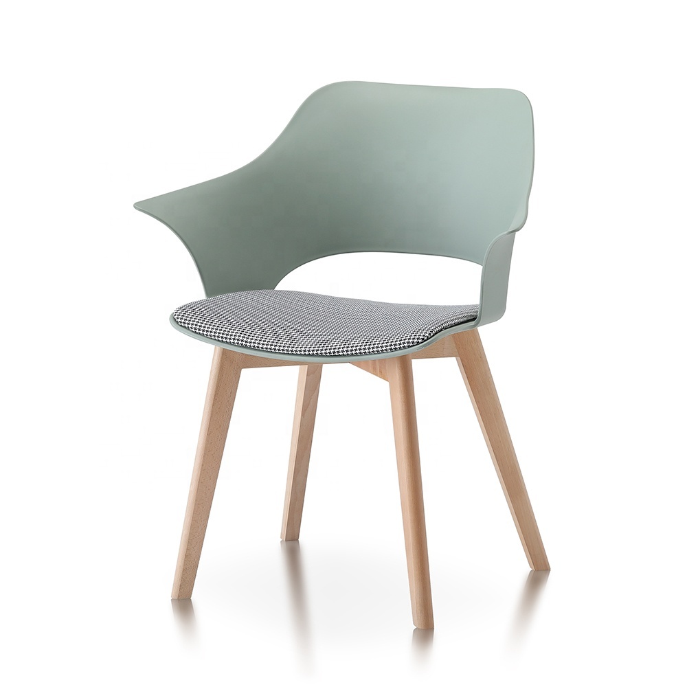 TM Stoel Luna groen: Scandinavisch design met moderne twist