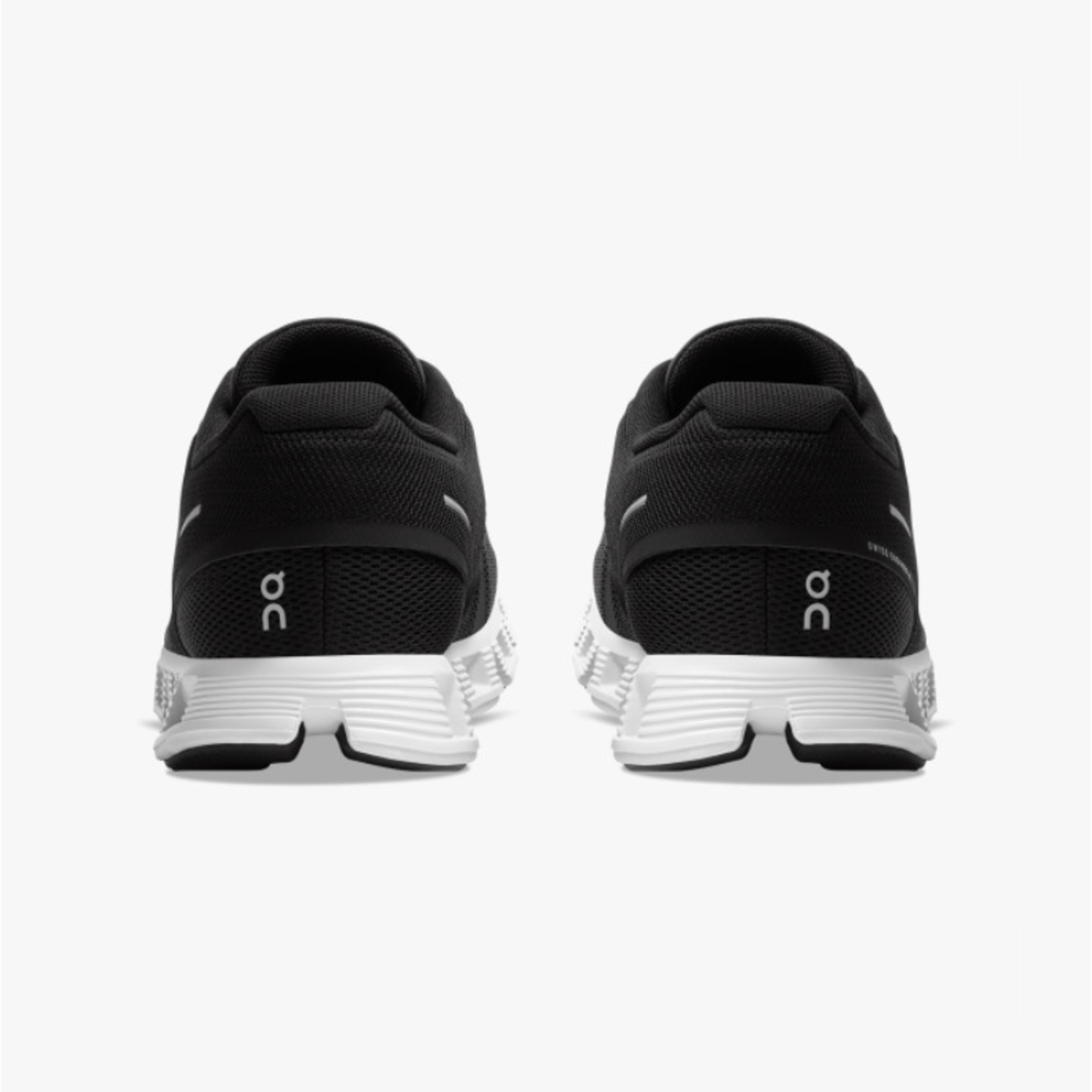 On Running Cloud 5 W Black/White