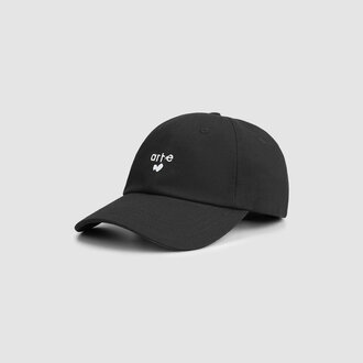 Arte Arte SS26 Heart Cap Black