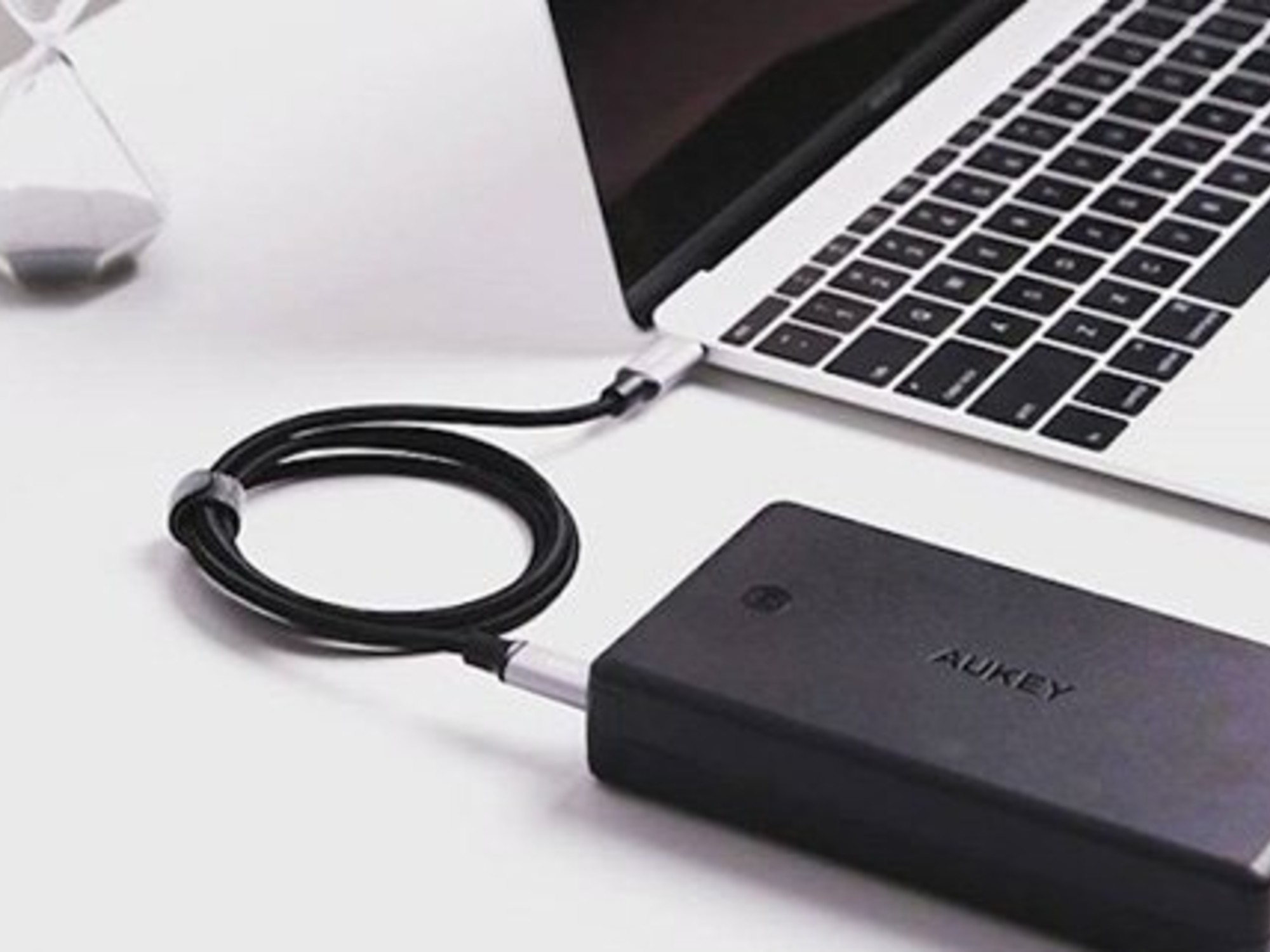Post Roest Corroderen Blog - De beste powerbank voor je laptop - Externe Batterij