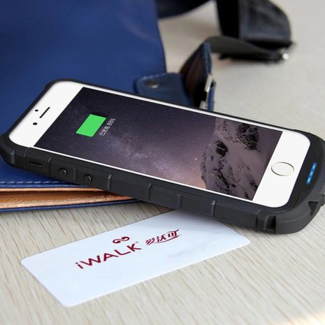 iWalk iWalk Chameleon Immortal iPhone 6(s) 2400mAh - zwart iWalk iWalk Chameleon Immortal iPhone 6(s) 2400mAh - zwart