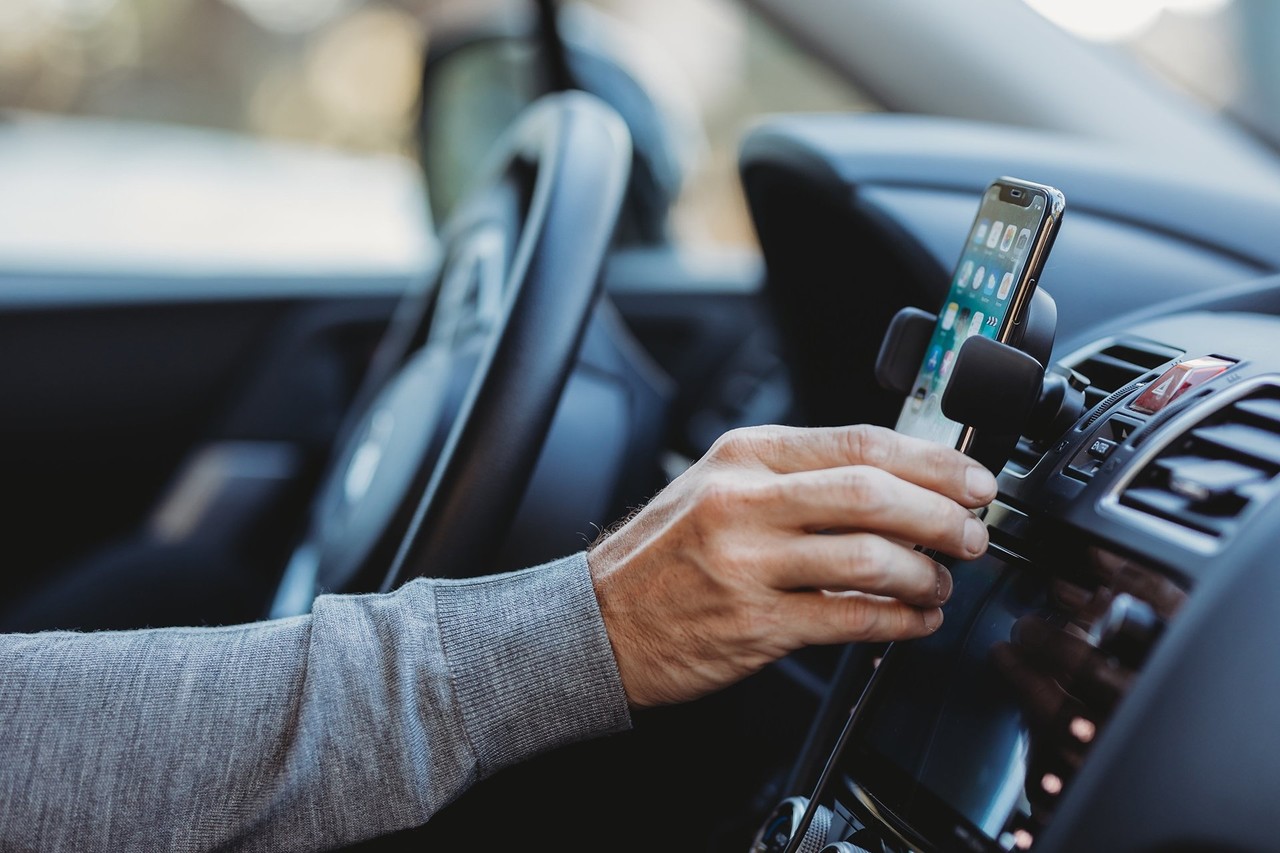 Kenu Kenu Airframe Wireless Qi Autohouder Kenu Kenu Airframe Wireless Qi Autohouder