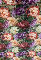 Ein Meer aus Pfingstrosen, Mohnblumen und Flieder.