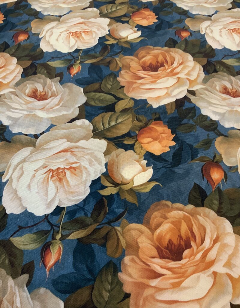 Klassische Rosen auf Blau