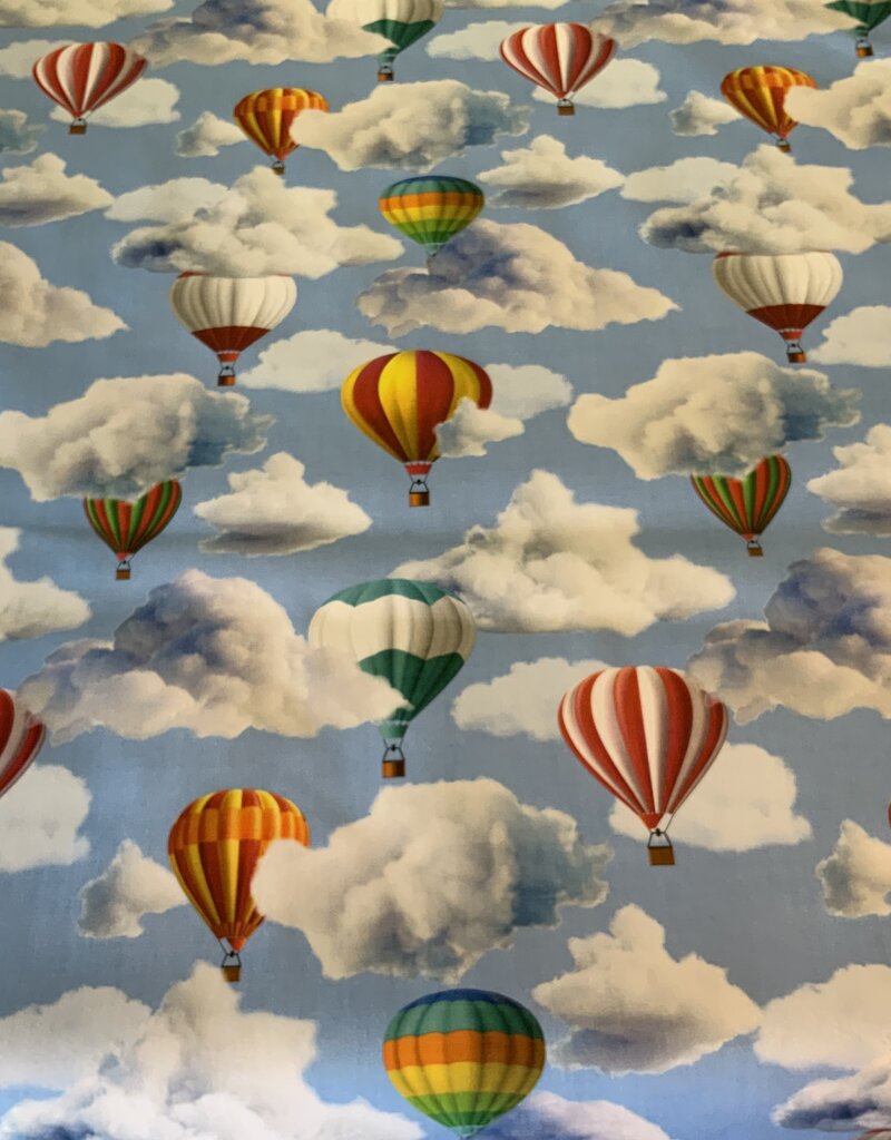 99 Luftballons in den Wolken