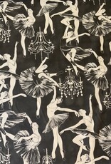 Ballerina in einer Schwarz-Weiss-Ballettvorstellung