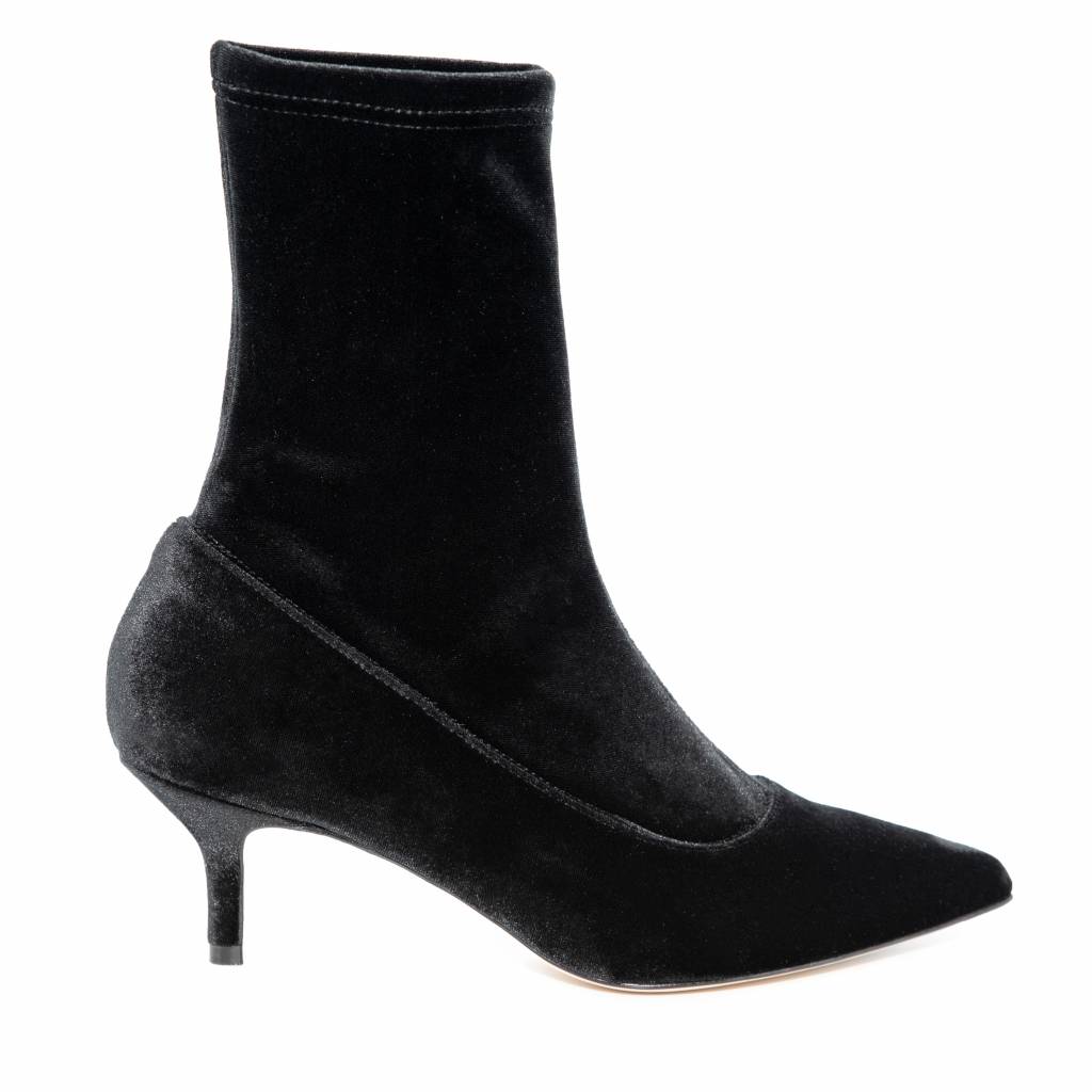 Black stretch high-heel ankle boots - Women's fashion | Stradivarius United  Arab Emirates