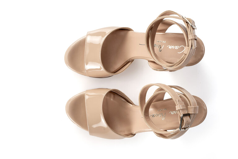 Cara Rosa Mondello - plateausandaal - nude lakleder