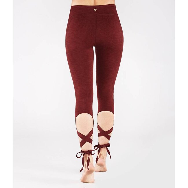 Manduka Flux Tight - Ruby - Capri yoga legging