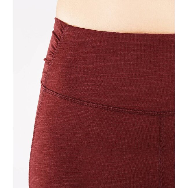 Manduka Flux Legging - Ruby - Capri yoga legging