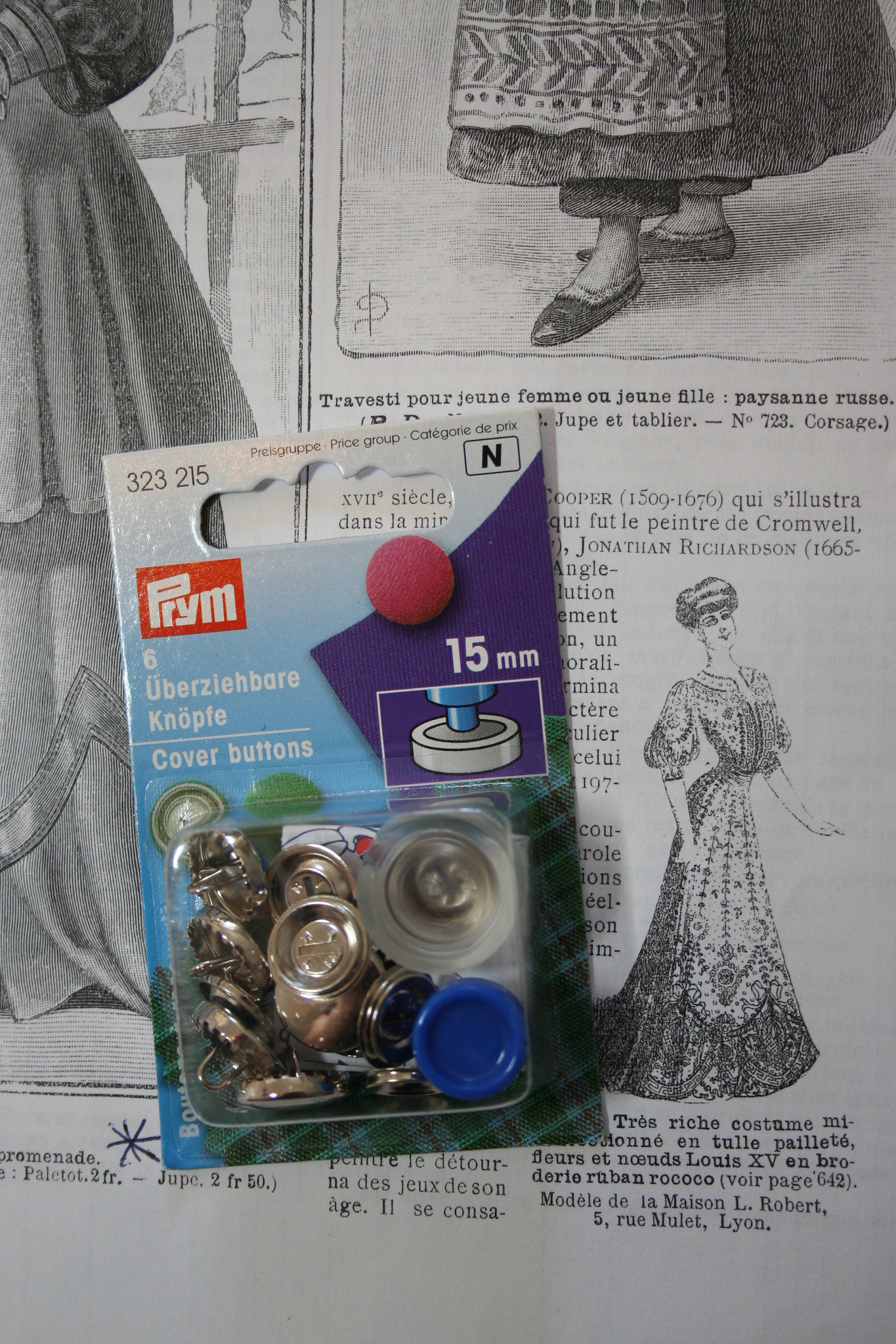 Prym buttons to cover. La Rose Passementarie