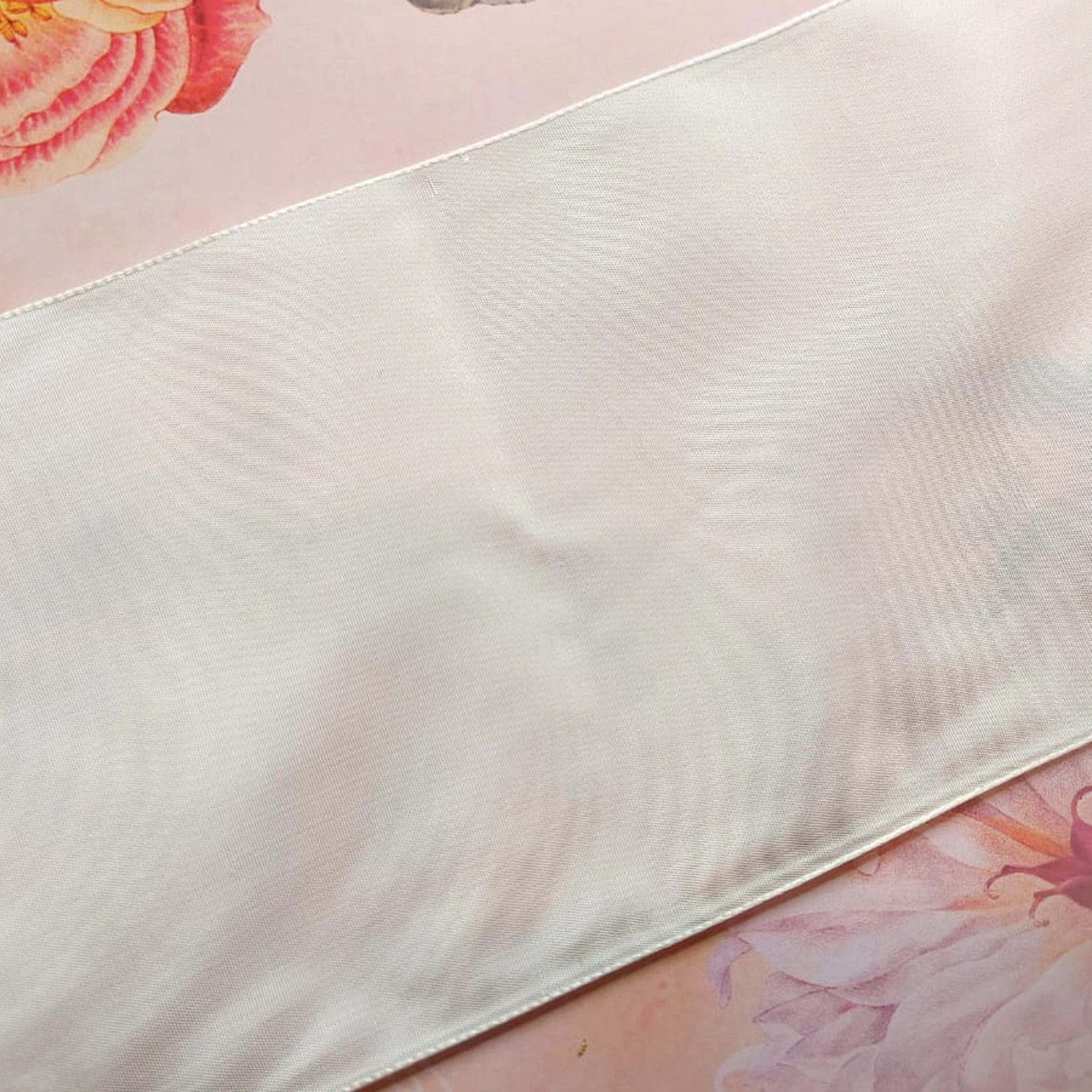 Antique Taffeta White Pink diff. widths