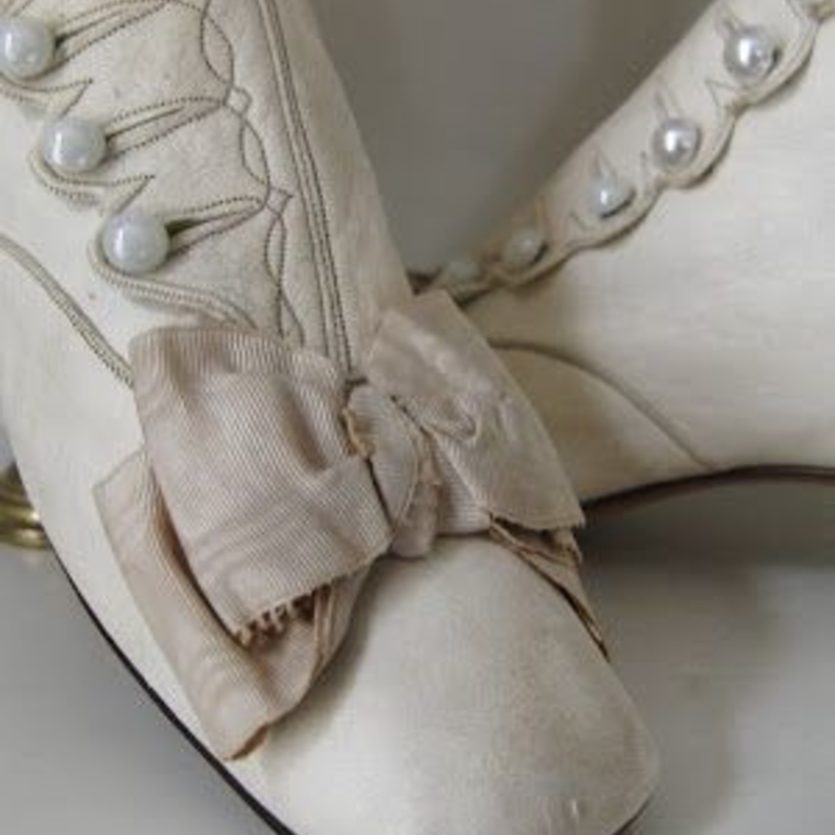 Antique Taffeta White Pink diff. widths