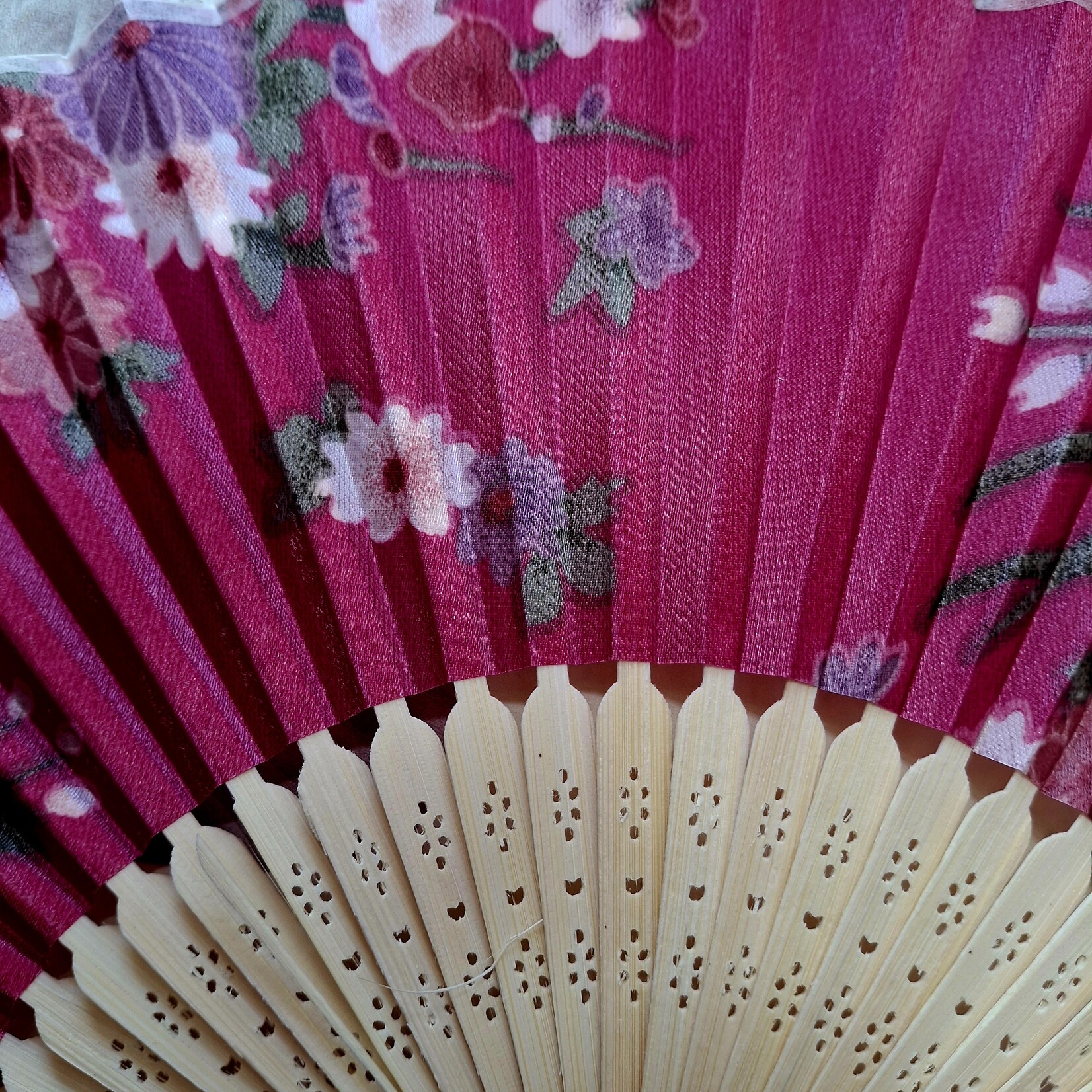 Fan with rose fabric diff. colors
